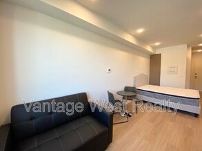 720-720 K. L. O. Rd in Kelowna, BC - Building Photo - Building Photo