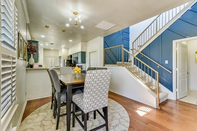 property at 532 Refugio St