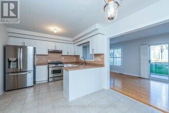 130 Royal Appian Crescent in Vaughan, ON - Building Photo - Building Photo