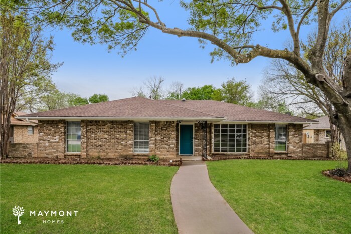 1040 Rosewood Dr in Desoto, TX - Building Photo