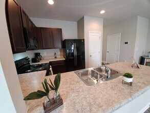 5764 Callaway Cir in Panama City, FL - Foto de edificio - Building Photo