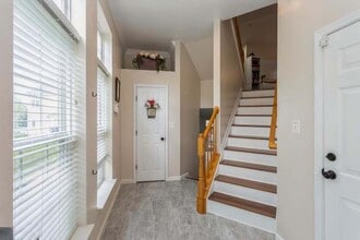 8338 Middle Ruddings Dr in Lorton, VA - Building Photo - Building Photo