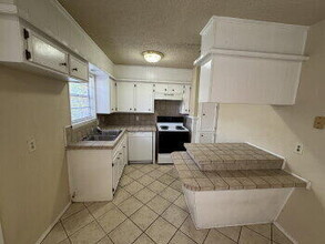 7902 Albany Ave in Lubbock, TX - Building Photo - Building Photo