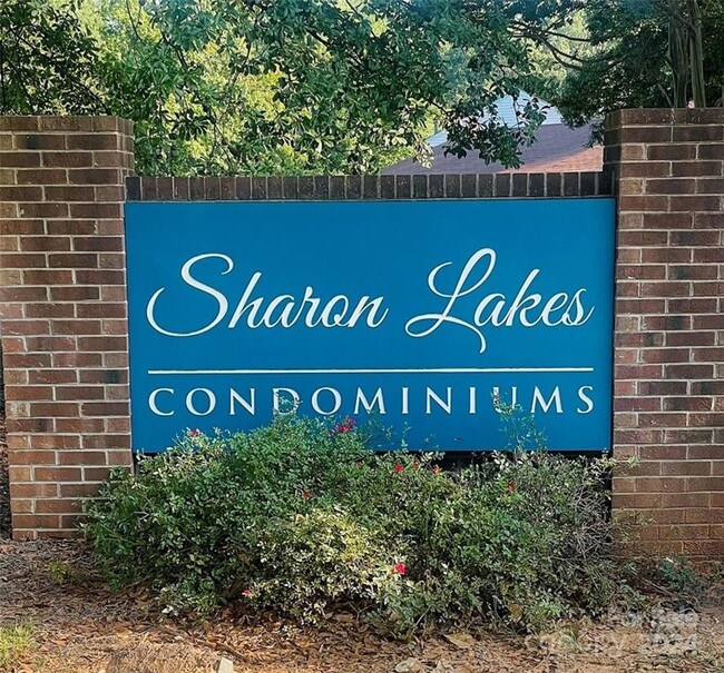 property at 2017 Stoney Point Ln