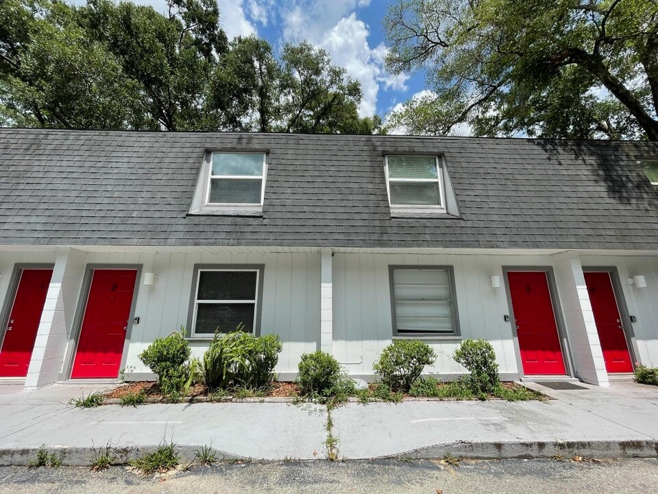 1231 SW 61st Terrace in Gainesville, FL - Building Photo