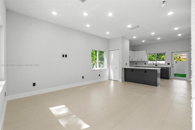 1445 NW 42nd St in Miami, FL - Building Photo - Building Photo