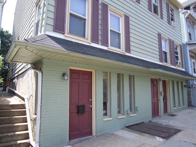 property at 1046 Northampton St