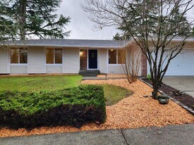 14219 NE 64th Ct in Redmond, WA - Building Photo