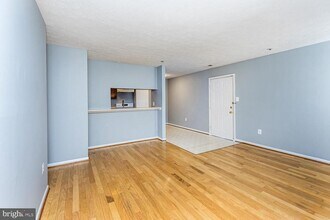 4732 Dorsey Hall Dr in Ellicott City, MD - Building Photo - Building Photo