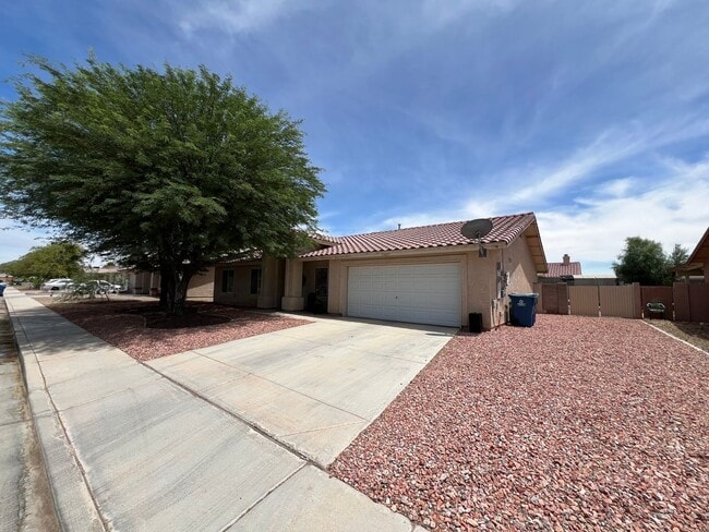 11407 E 25th Pl in Yuma, AZ - Building Photo - Building Photo