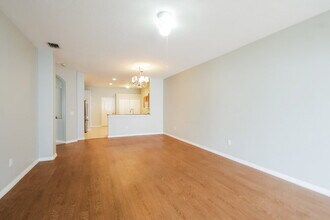 31248 Shaker Cir in Wesley Chapel, FL - Foto de edificio - Building Photo