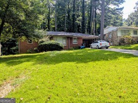 3248 Dodson Dr in Atlanta, GA - Building Photo