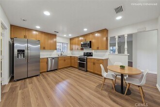 4201 Franklin Ave in Fullerton, CA - Foto de edificio - Building Photo