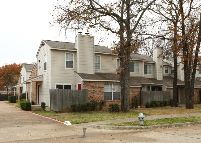 Radford Place in Irving, TX - Building Photo - Building Photo