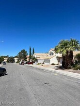 2417 Sage Pointe Cir in Las Vegas, NV - Foto de edificio - Building Photo
