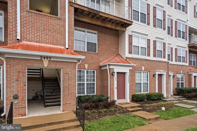 2480 Angeline Dr in Herndon, VA - Building Photo - Building Photo