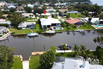 1860 Southpointe Dr in Sarasota, FL - Building Photo - Building Photo