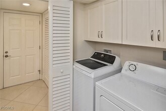 1200 Gulf Shore Blvd N in Naples, FL - Building Photo - Building Photo