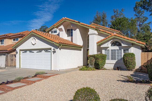 9244 Calle De Vista Oeste in San Diego, CA - Building Photo - Building Photo