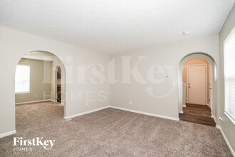 391 Oak Village Dr in Columbus, OH - Foto de edificio - Building Photo