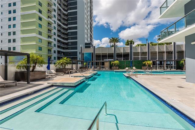 1010 SW 2nd Ave, Unit PH03 in Miami, FL - Building Photo