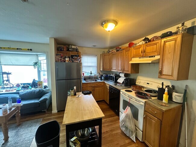 64 Hillside St, Unit 2 in Boston, MA - Building Photo - Building Photo