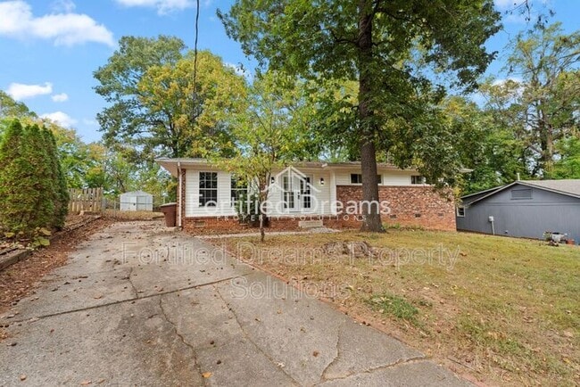 1806 Heilwood Dr in Greensboro, NC - Building Photo - Building Photo