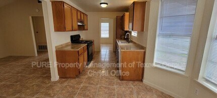 2255 Lombardy Dr in Corpus Christi, TX - Building Photo - Building Photo