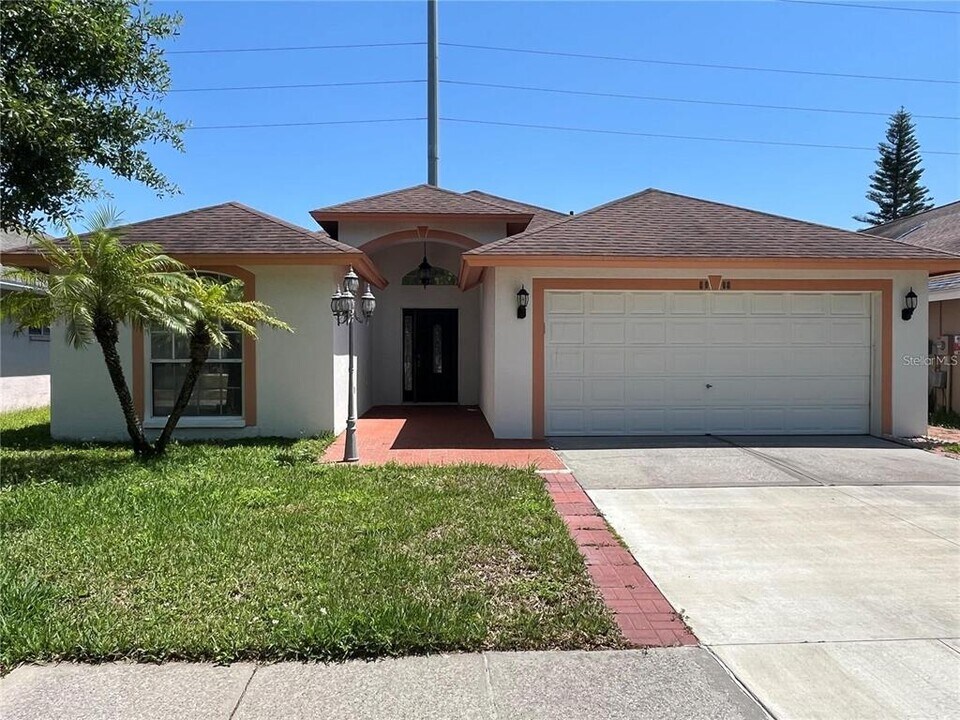 8908 Southbay Dr in Tampa, FL - Building Photo