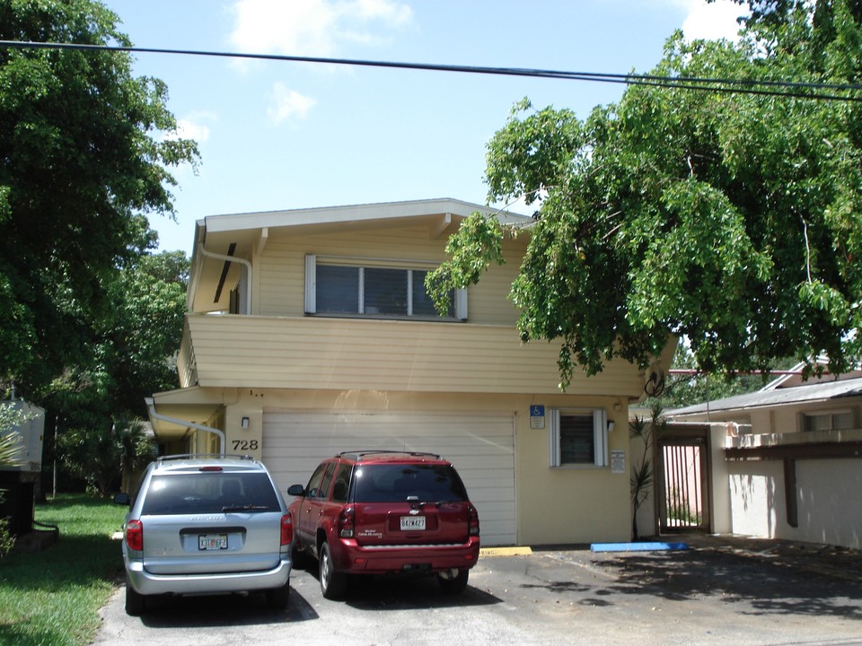 728 SW 4th St in Fort Lauderdale, FL - Building Photo