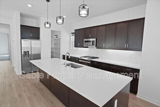 27468 Flycatcher Pl in Valencia, CA - Building Photo - Building Photo
