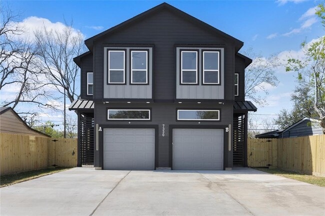 7330 St Lo Rd in Houston, TX - Building Photo - Building Photo