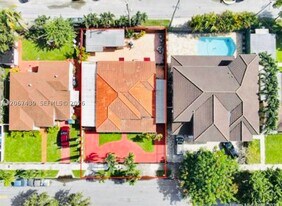 2424 SW 21st St in Miami, FL - Building Photo