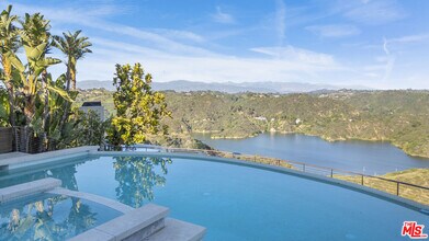 2028 Stradella Rd in Los Angeles, CA - Building Photo - Building Photo
