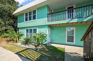 979 W Lagoon Ave in Gulf Shores, AL - Building Photo