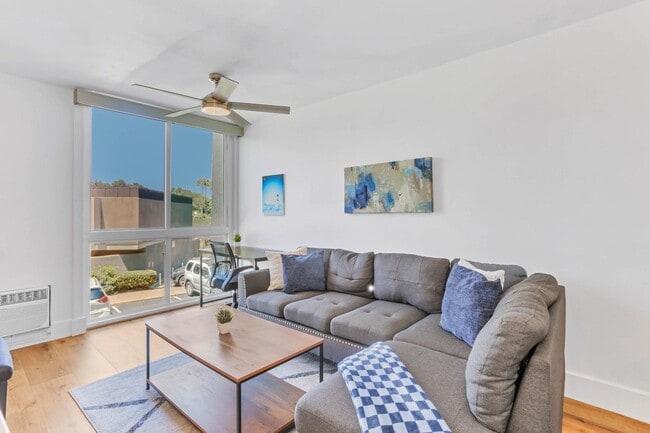 3050 Rue D’Orleans in San Diego, CA - Building Photo - Building Photo