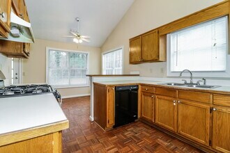 641 Marble Arch Ave in Lawrenceville, GA - Foto de edificio - Building Photo