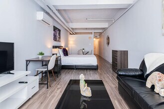 6547 Rue de Saint-Vallier in Montréal, QC - Building Photo - Building Photo