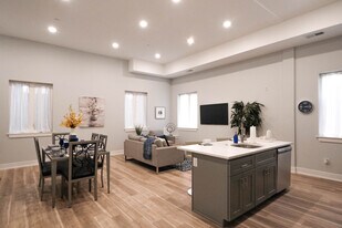 1022 Wood St, Unit 201