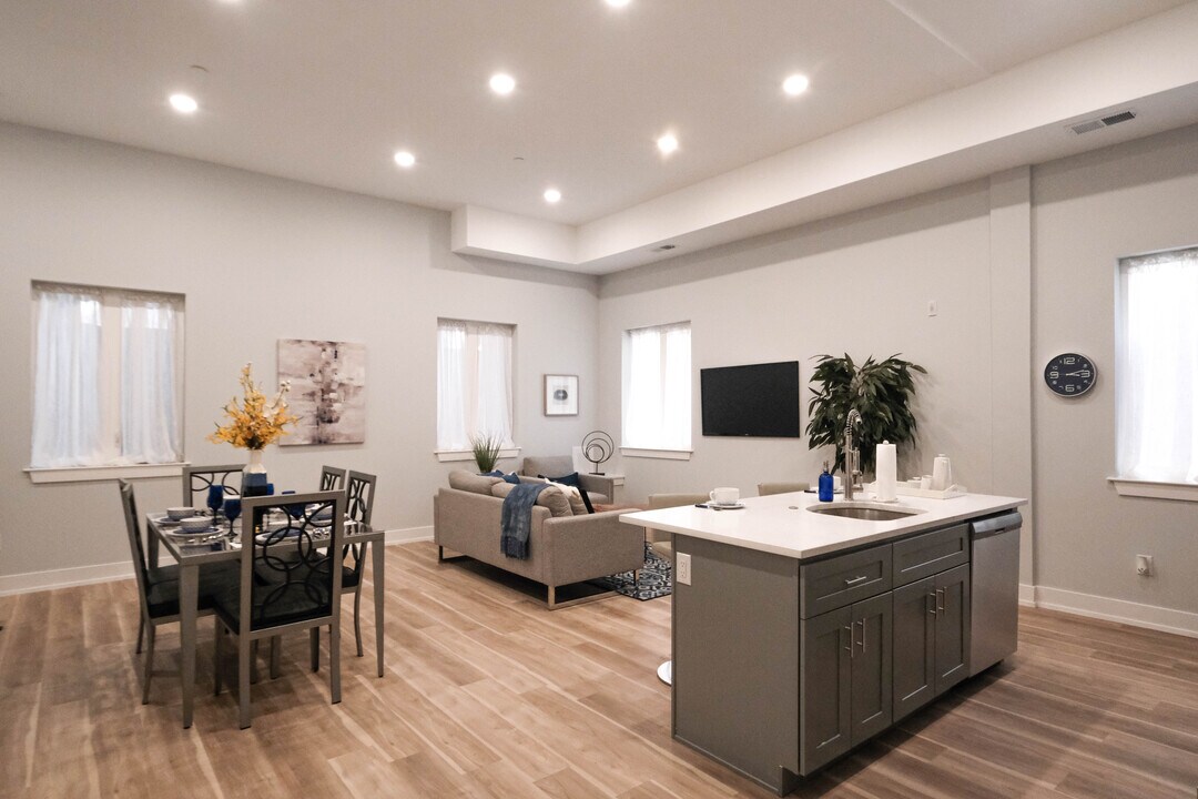 1022 Wood St, Unit 201 Photo