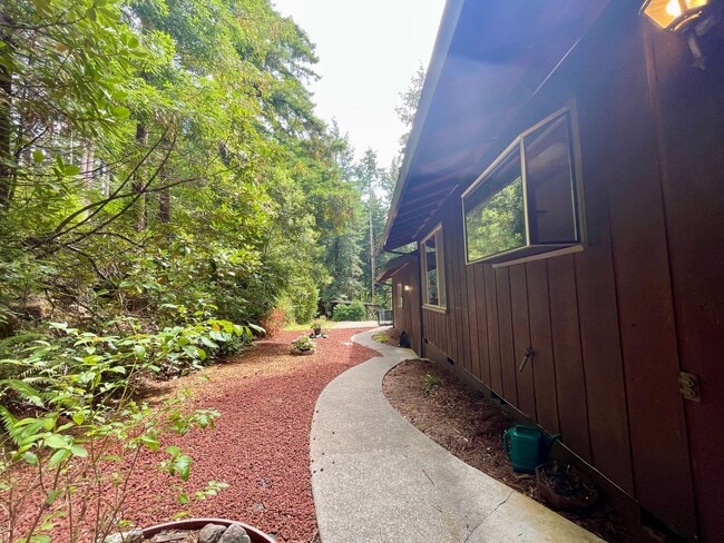 2485 Sonnenfelt Rd in Bayside, CA - Building Photo - Building Photo