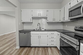 6683 N College Ave in Indianapolis, IN - Building Photo - Building Photo