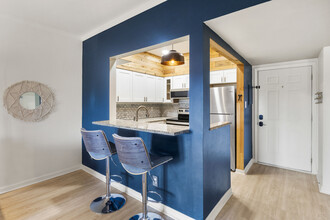 5709 Lyons View Pike, Unit 5103 in Knoxville, TN - Building Photo - Building Photo