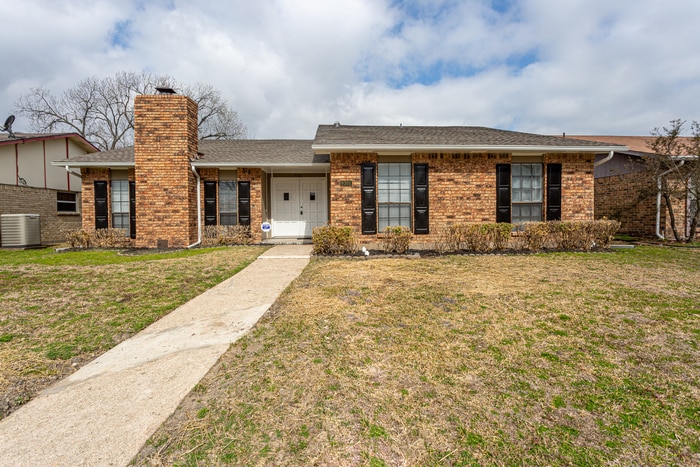 9301 Pollard St in Rowlett, TX - Foto de edificio