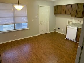 7320 Sanger Ave in Waco, TX - Building Photo - Building Photo