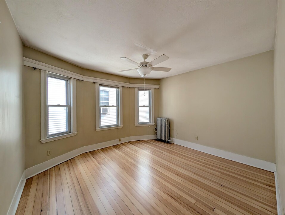 79 Conwell Ave, Unit 1 in Somerville, MA - Building Photo