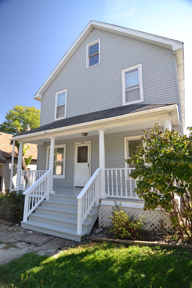 416 Bridge St Apartments and Nearby Joliet Apartments For Rent Joliet, IL