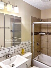 471 Whitethorne Ave in Columbus, OH - Foto de edificio - Building Photo