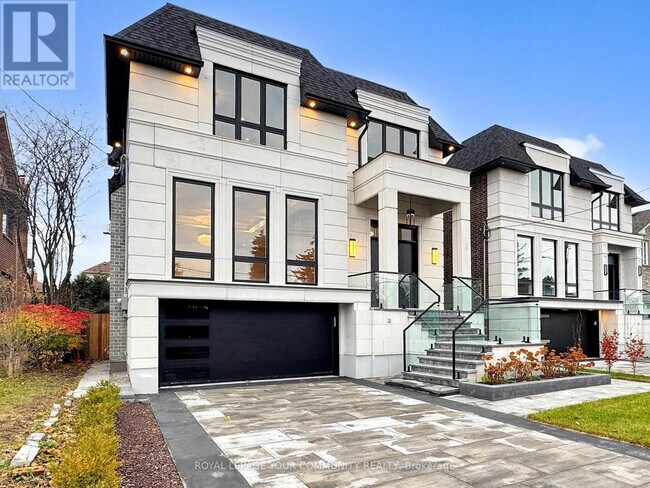 117 Crestwood Rd in Vaughan, ON - Building Photo - Building Photo