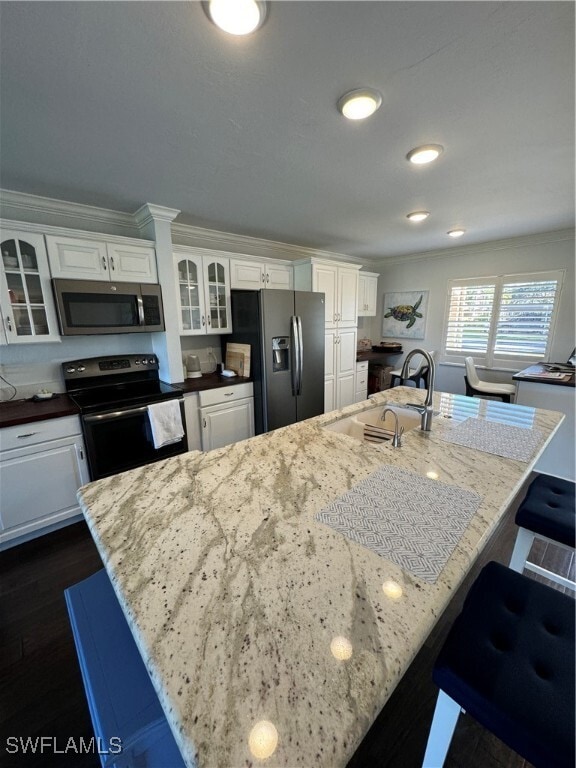 property at 5975 Bloomfield Cir
